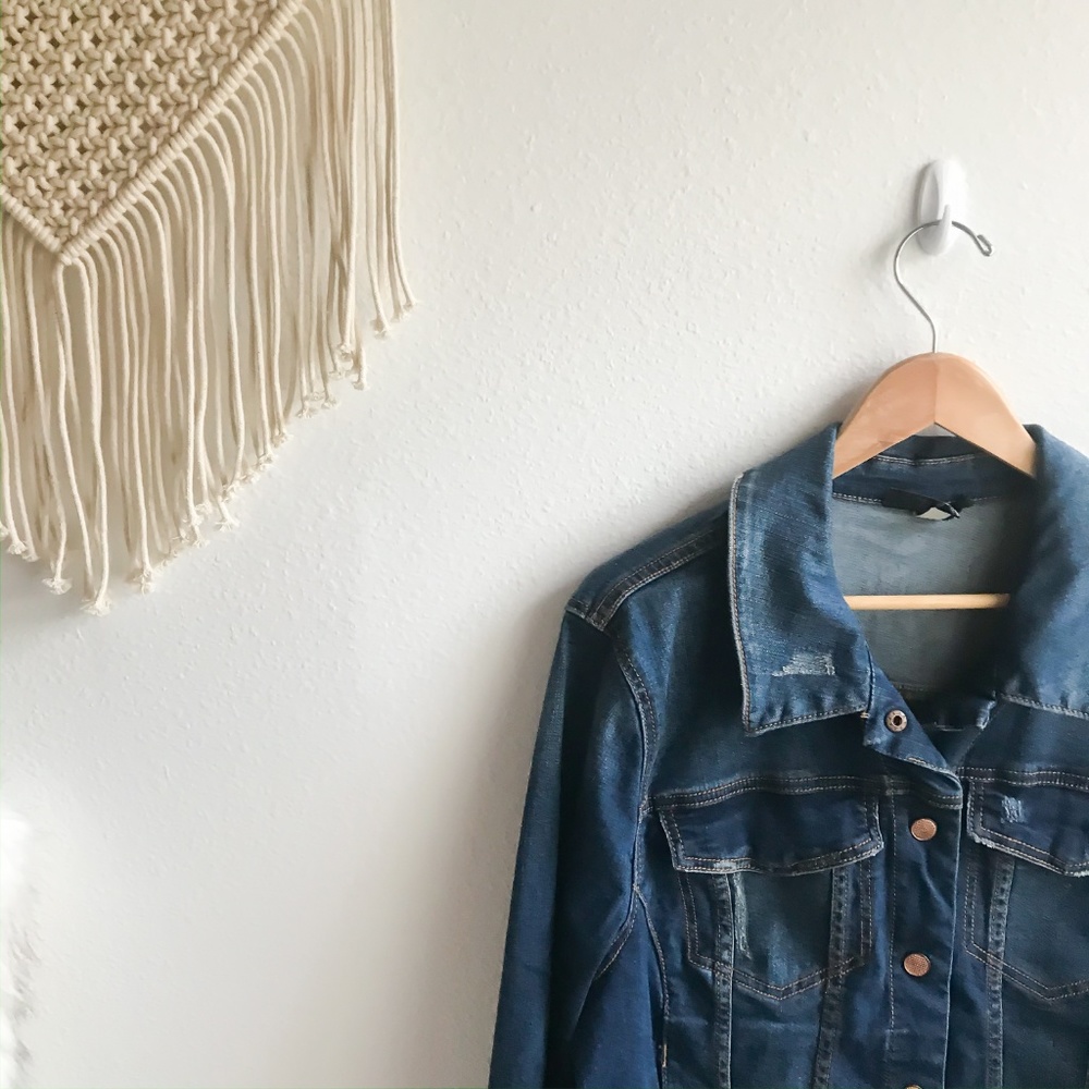 Lane Bryant Denim Jacket Slightly Distressed 22 - Picture 2 of 7